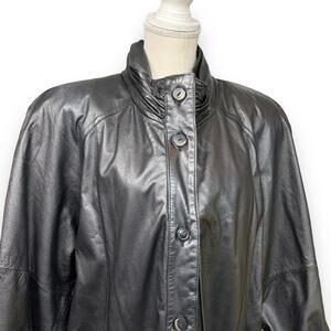 Vintage Women’s Pelle Leather Bomber Jacket Size Medium